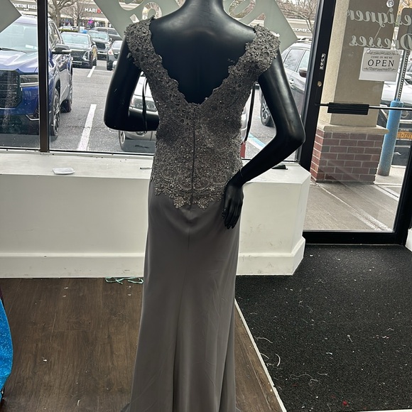 Montage By Mon Cheri Size 14 Charcoal Long Dress Chiffon Bottom lace top - Picture 8 of 8